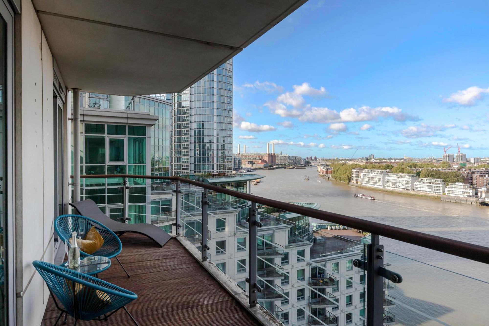Best Thames View In Town! Large Luxxe Nomad Design Family Home London Bilik gambar